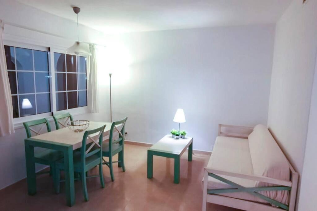 Apartment Bord De & Piscine A Son Bou - / 4 Pers *